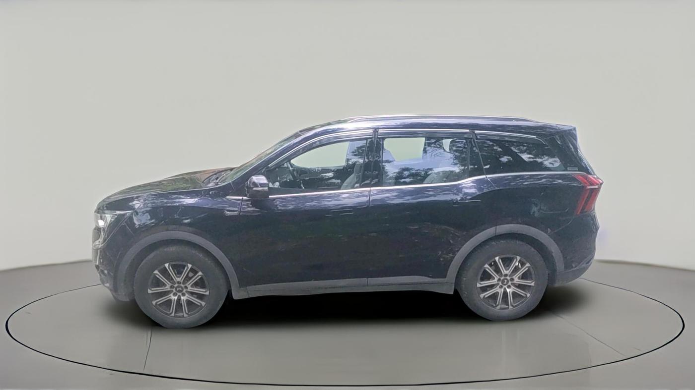 2023 Mahindra XUV700 AX 7 LUXURY D AWD AT 7 STR, Diesel, Automatic, 97,626 km, exterior