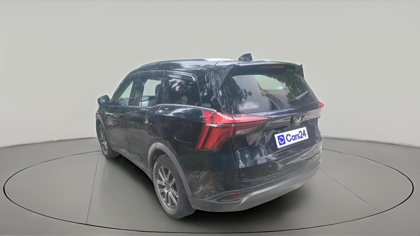 2023 Mahindra XUV700 AX 7 LUXURY D AWD AT 7 STR, Diesel, Automatic, 97,626 km, exterior
