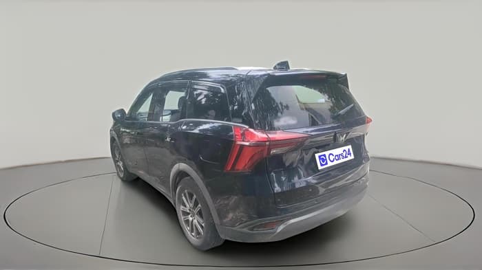 2023 Mahindra XUV700 AX 7 LUXURY D AWD AT 7 STR, Diesel, Automatic, 97,626 km, exterior