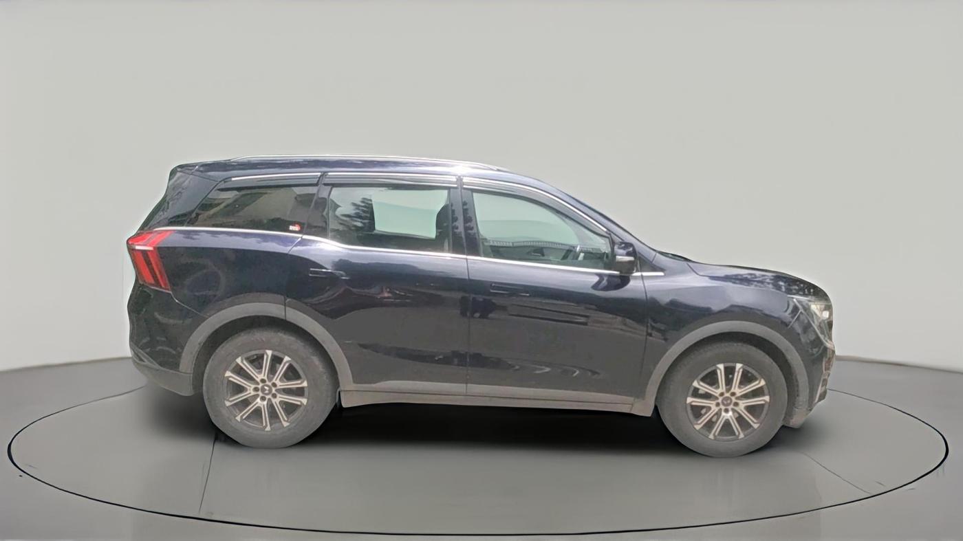 2023 Mahindra XUV700 AX 7 LUXURY D AWD AT 7 STR, Diesel, Automatic, 97,626 km, exterior