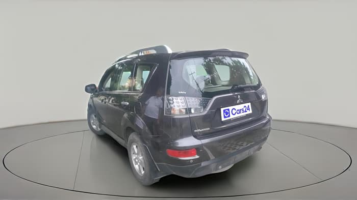 2011 Mitsubishi Outlander 2.4 MIVEC, Petrol, Automatic, 1,09,934 km, exterior