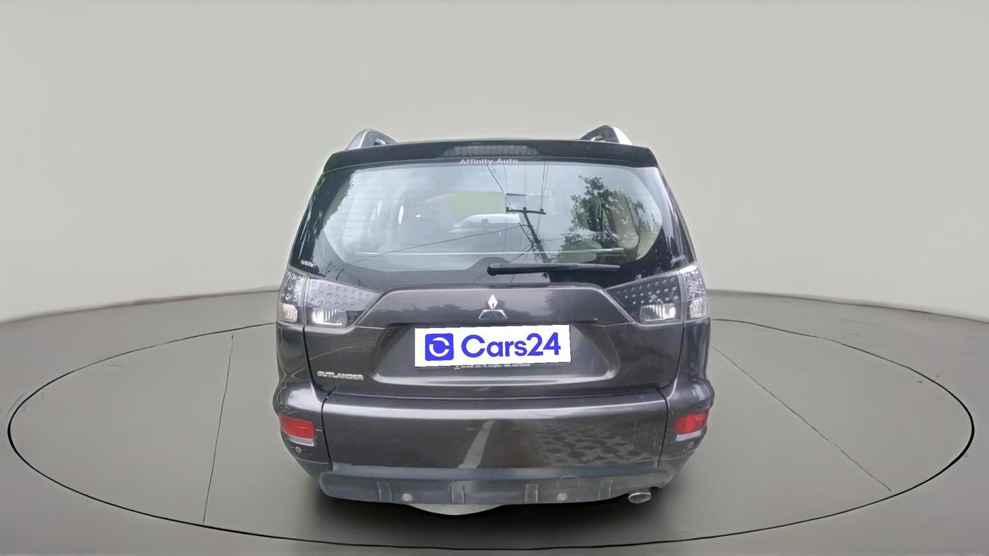 2011 Mitsubishi Outlander 2.4 MIVEC, Petrol, Automatic, 1,09,934 km, exterior