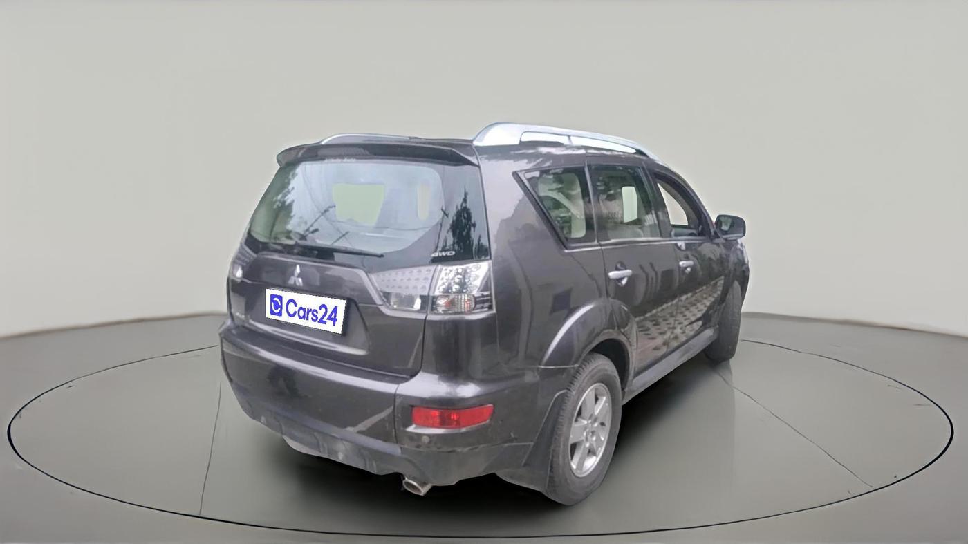 2011 Mitsubishi Outlander 2.4 MIVEC, Petrol, Automatic, 1,09,934 km, exterior