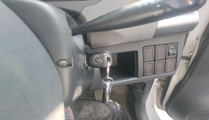 2011 Maruti Wagon R 1.0 LXI, Petrol, Manual, 61,599 km, interior