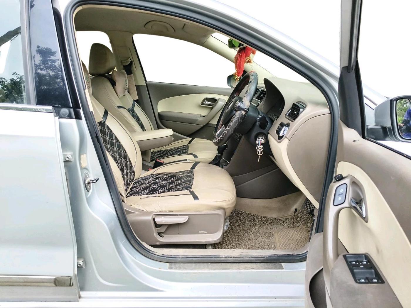 2016 Skoda Rapid 1.5 TDI CR STYLE PLUS AT, Diesel, Automatic, 1,40,725 km, interior