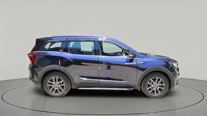 2022 Mahindra XUV700 AX 7 LUXURY D MT 7 STR, Diesel, Manual, 28,585 km, exterior