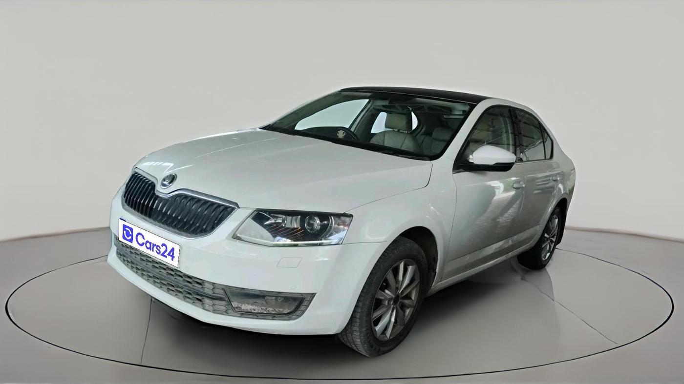 2015 Skoda Octavia ELEGANCE 2.0 TDI AT, Diesel, Automatic, 1,48,964 km, exterior