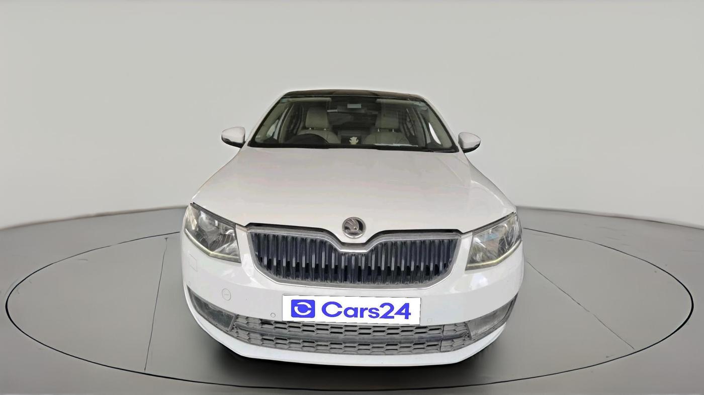 2015 Skoda Octavia ELEGANCE 2.0 TDI AT, Diesel, Automatic, 1,48,964 km, exterior