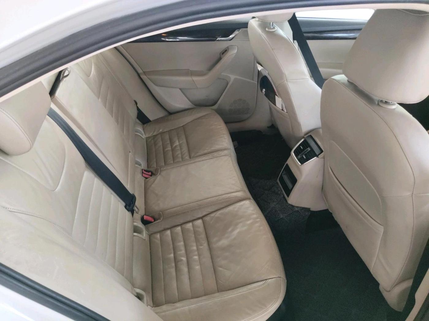2015 Skoda Octavia ELEGANCE 2.0 TDI AT, Diesel, Automatic, 1,48,964 km, interior