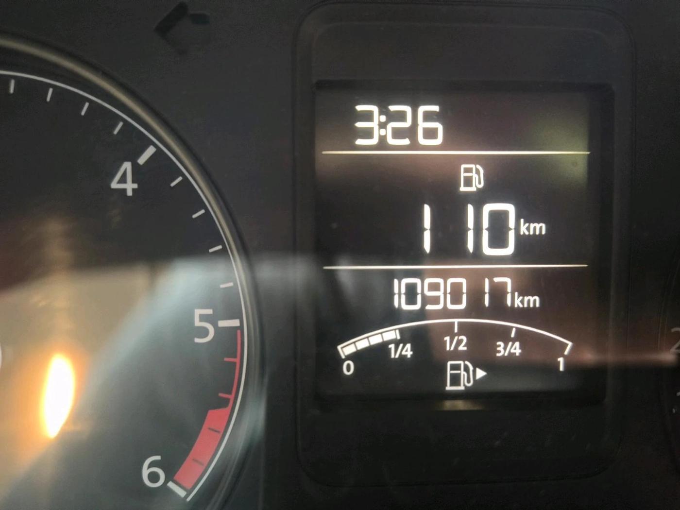 2015 Volkswagen Polo HIGHLINE1.5L, Diesel, Manual, 1,09,017 km, interior