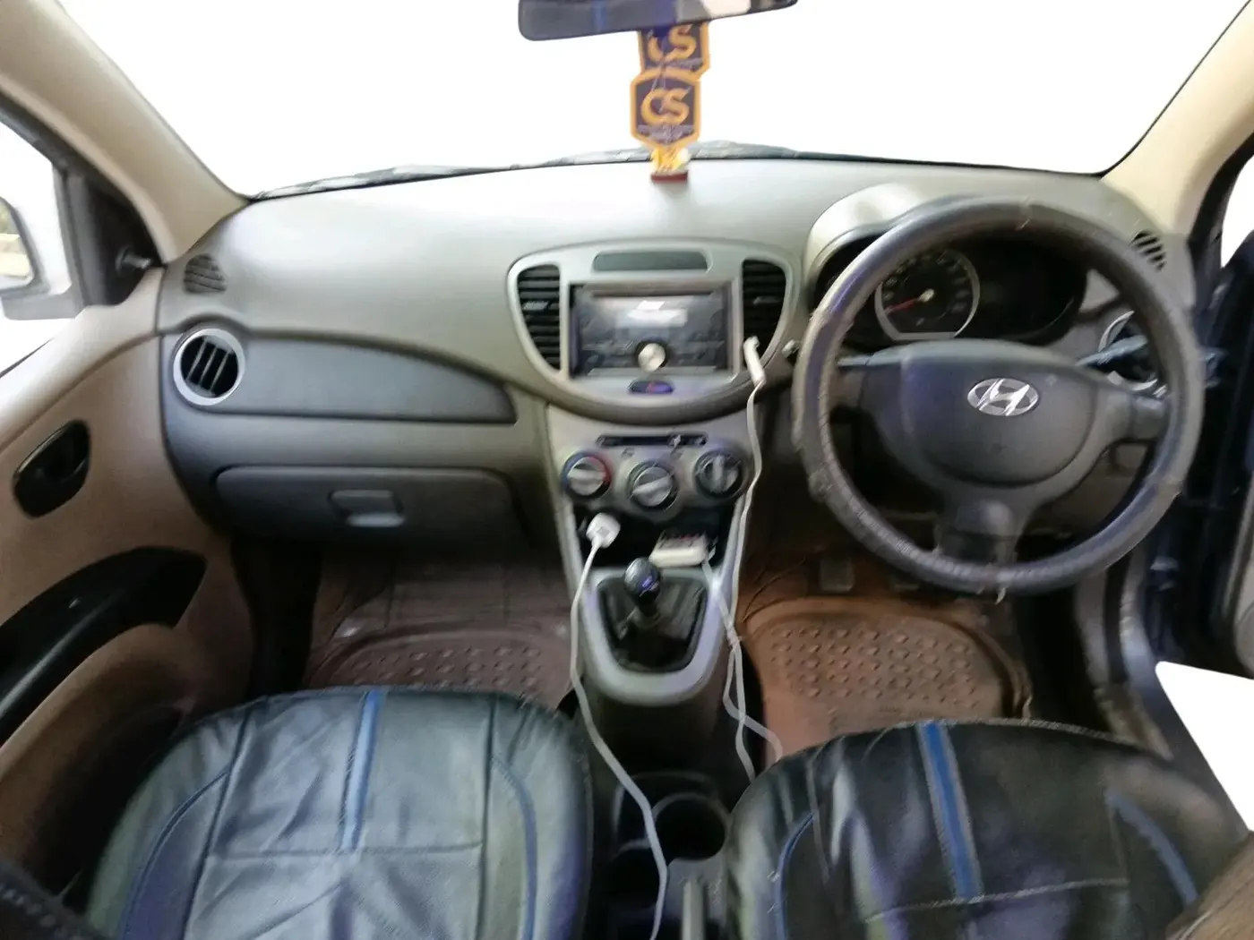2016 Hyundai i10 MAGNA 1.1, Petrol, Manual, 1,02,571 km, interior