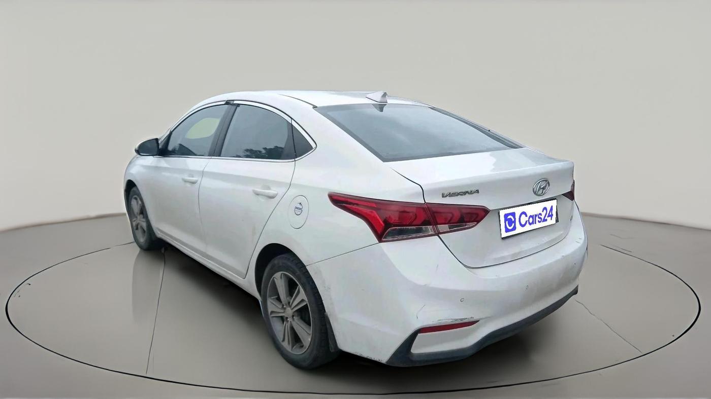 2018 Hyundai Verna 1.6 CRDI SX + AT, Diesel, Automatic, 83,716 km, exterior