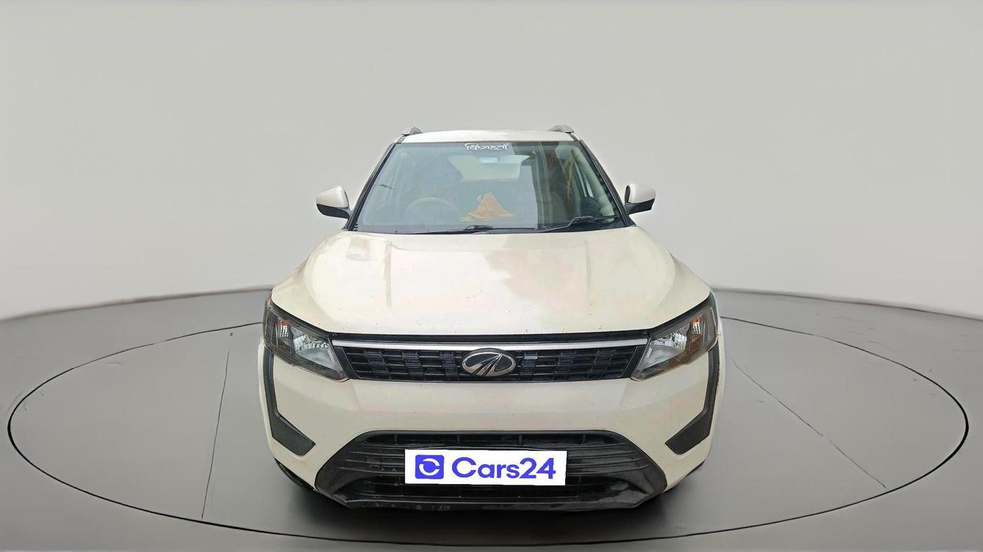2020 Mahindra XUV300 W4 1.2 PETROL, CNG, Manual, 1,29,431 km, exterior