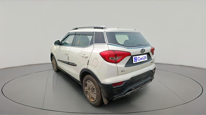 2020 Mahindra XUV300 W4 1.2 PETROL, CNG, Manual, 1,29,431 km, exterior