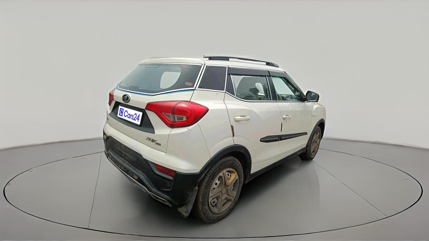 2020 Mahindra XUV300 W4 1.2 PETROL, CNG, Manual, 1,29,431 km, exterior