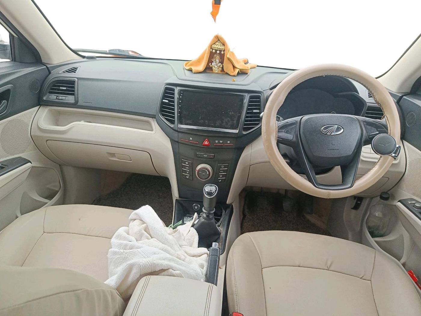 2020 Mahindra XUV300 W4 1.2 PETROL, CNG, Manual, 1,29,431 km, interior