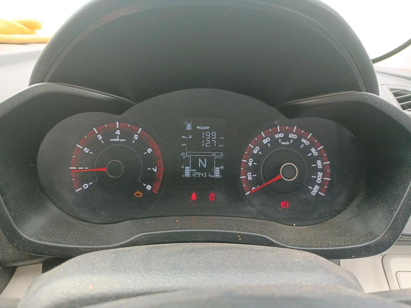 2020 Mahindra XUV300 W4 1.2 PETROL, CNG, Manual, 1,29,431 km, interior