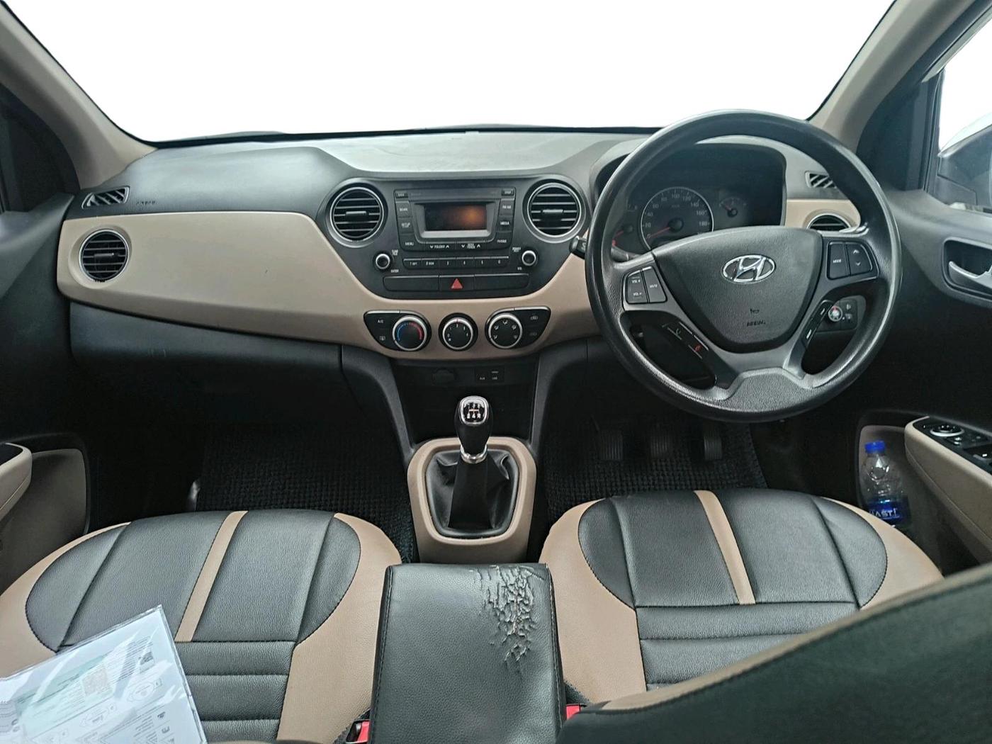 2016 Hyundai Grand i10 SPORTZ 1.2 KAPPA VTVT, CNG, Manual, 1,42,385 km, interior