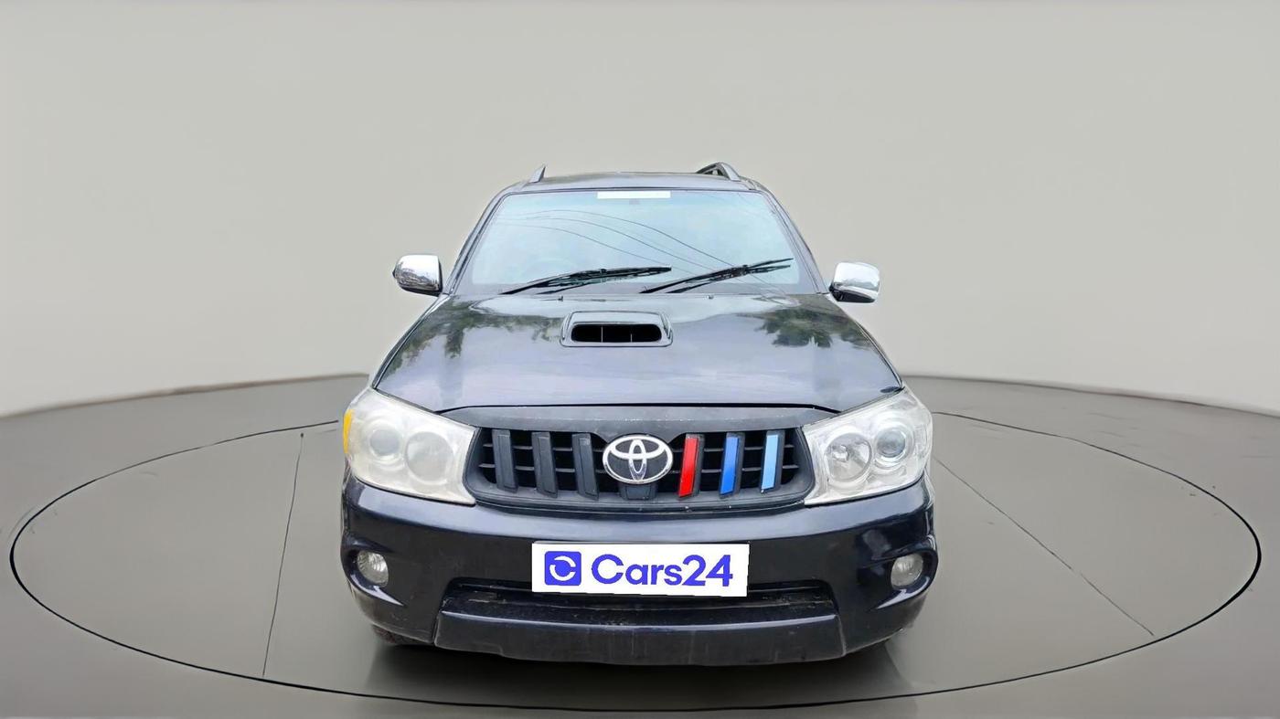 2011 Toyota Fortuner 3.0 4X4 MT, Diesel, Manual, 1,61,919 km, exterior