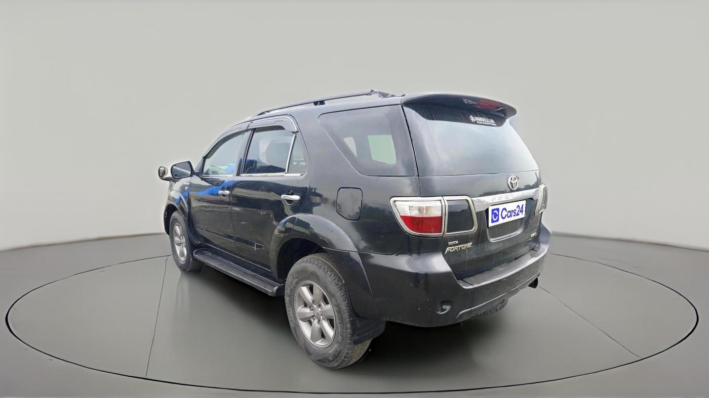 2011 Toyota Fortuner 3.0 4X4 MT, Diesel, Manual, 1,61,919 km, exterior