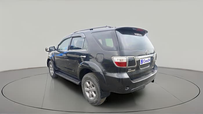 2011 Toyota Fortuner 3.0 4X4 MT, Diesel, Manual, 1,61,919 km, exterior