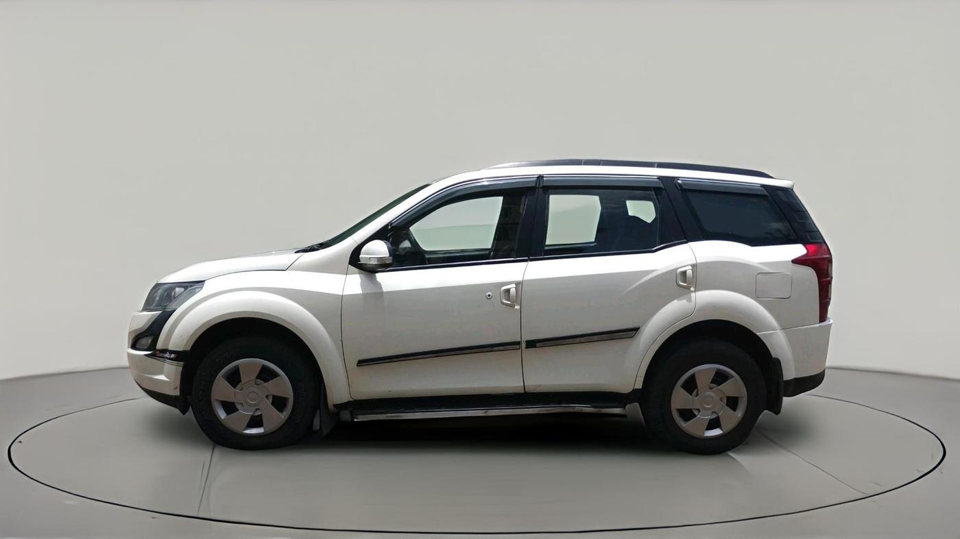 2015 Mahindra XUV500 W4, Diesel, Manual, 1,52,813 km, exterior