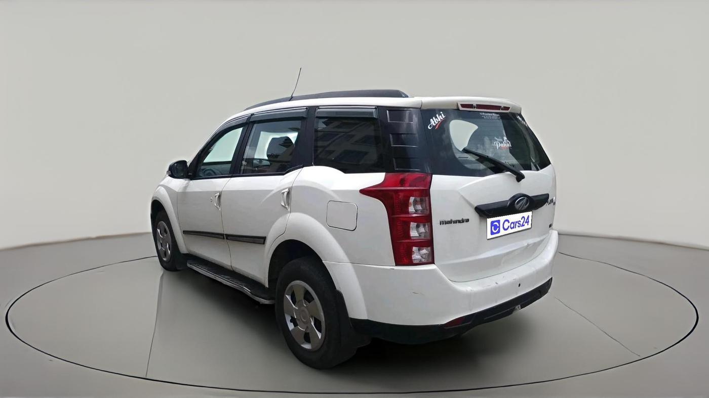 2015 Mahindra XUV500 W4, Diesel, Manual, 1,52,813 km, exterior