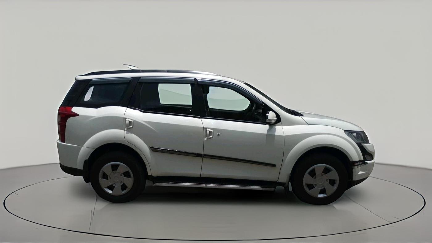 2015 Mahindra XUV500 W4, Diesel, Manual, 1,52,813 km, exterior