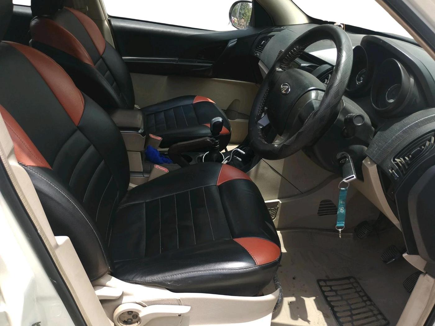 2015 Mahindra XUV500 W4, Diesel, Manual, 1,52,813 km, interior