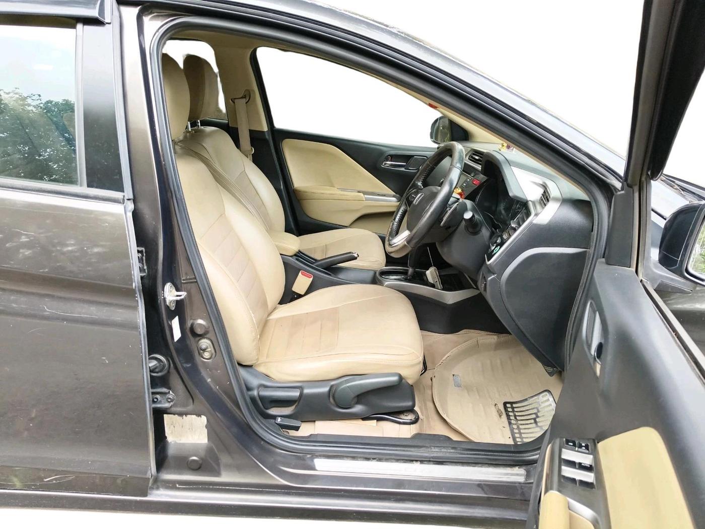 2015 Honda City 1.5L I-VTEC VX CVT, CNG, Automatic, 91,697 km, interior