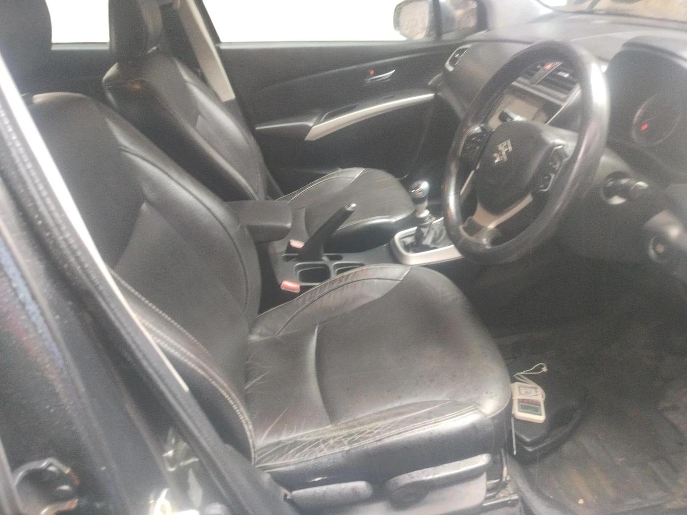 2015 Maruti S Cross ALPHA 1.6, Diesel, Manual, 1,83,813 km, interior