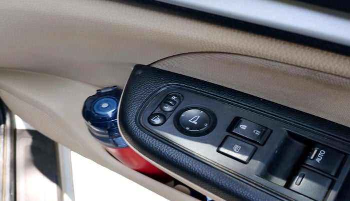 2022 Honda Amaze 1.2L I-VTEC VX, CNG, Manual, 87,290 km, interior