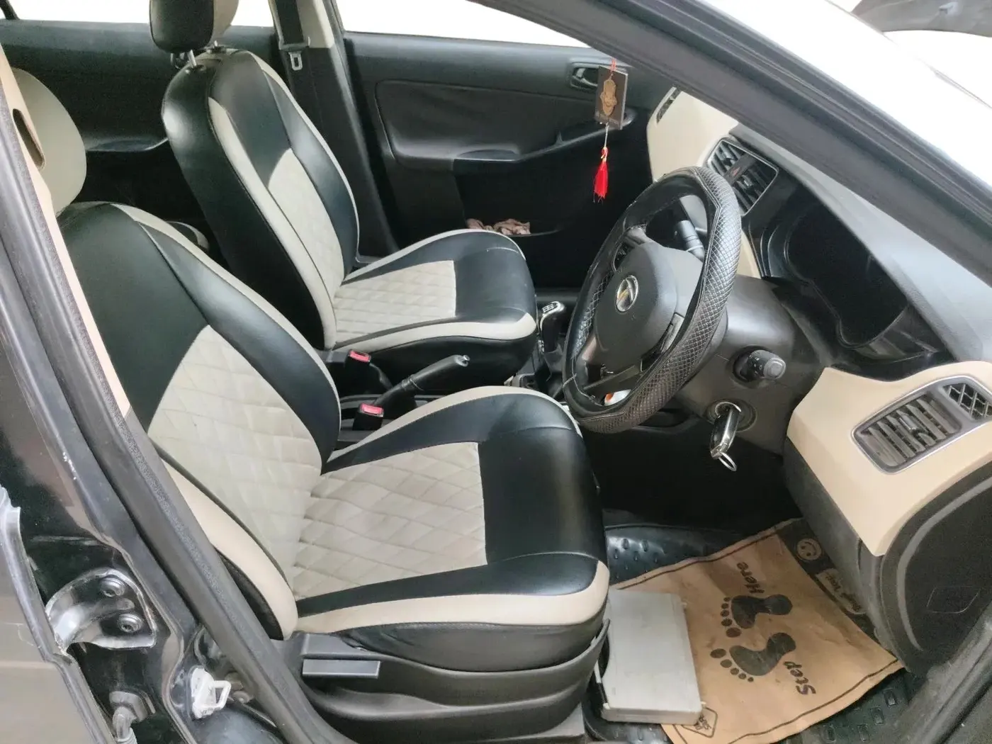 2016 Tata Zest XM PETROL, Petrol, Manual, 1,57,684 km, interior