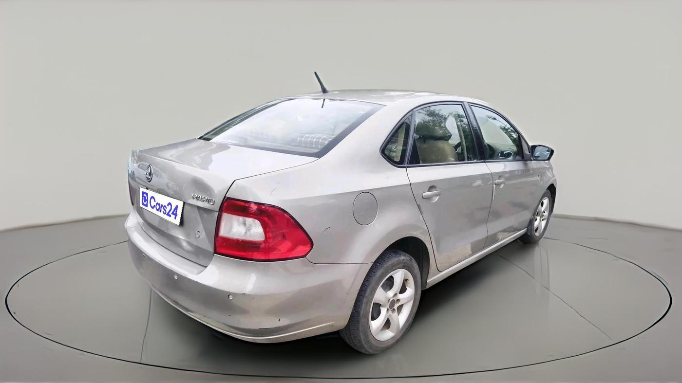 2014 Skoda Rapid ELEGANCE 1.6 TDI CR MT, Diesel, Manual, 1,49,501 km, exterior