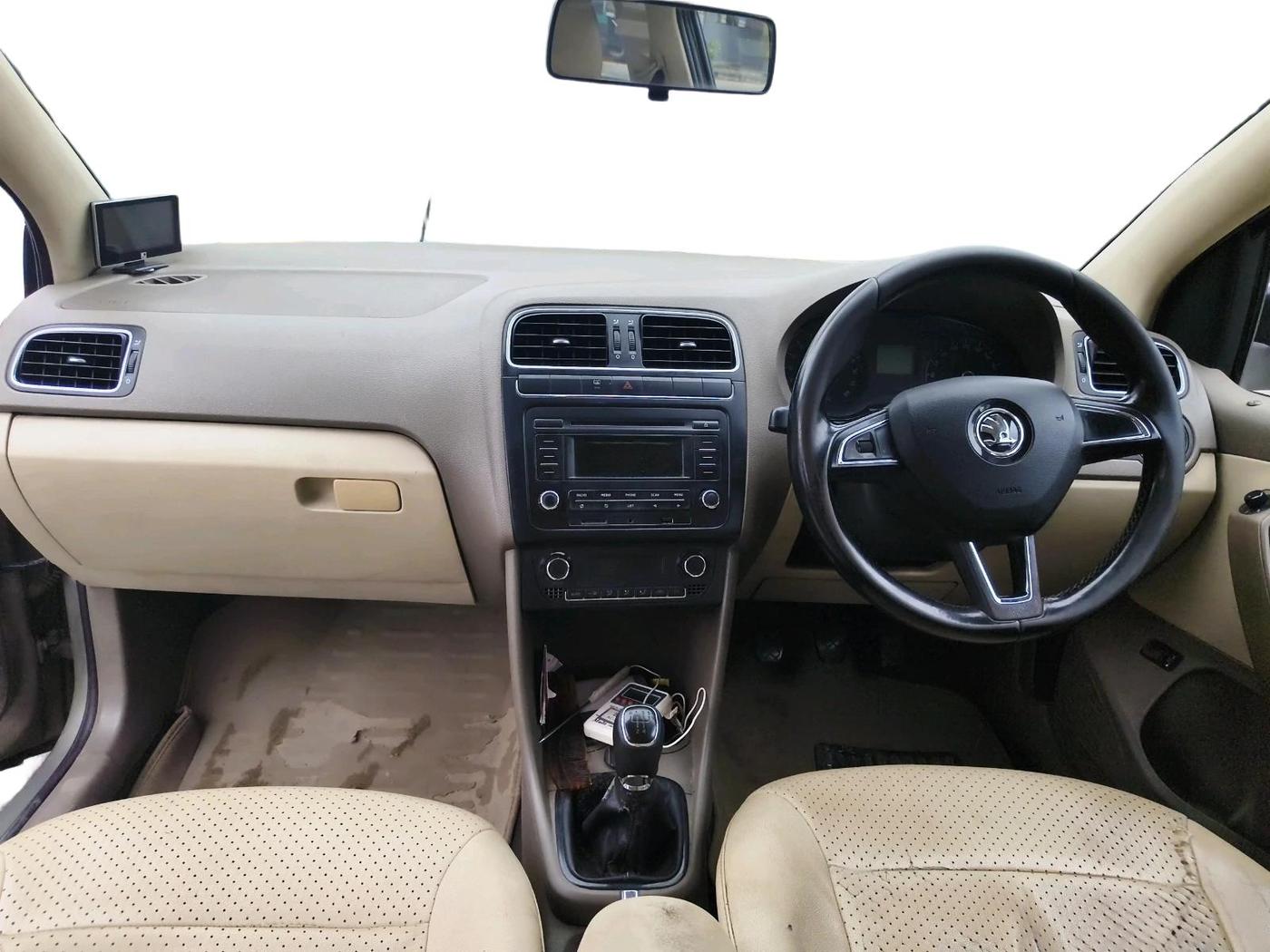 2014 Skoda Rapid ELEGANCE 1.6 TDI CR MT, Diesel, Manual, 1,49,501 km, interior