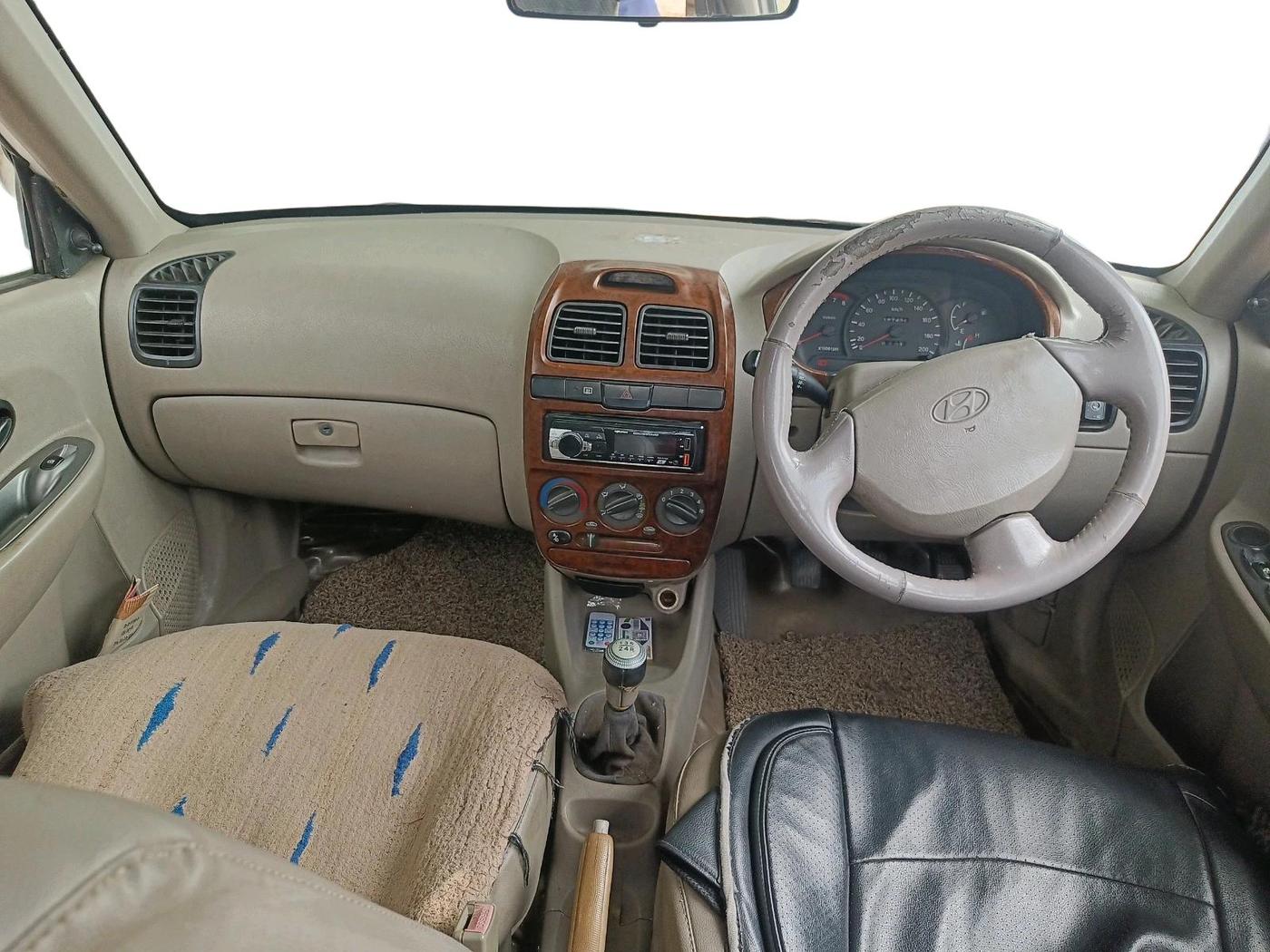 2011 Hyundai Accent GLE, CNG, Manual, 1,27,434 km, interior