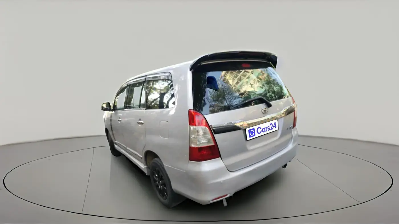 2014 Toyota Innova 2.5 VX 8 STR, Diesel, Manual, 1,83,921 km, exterior