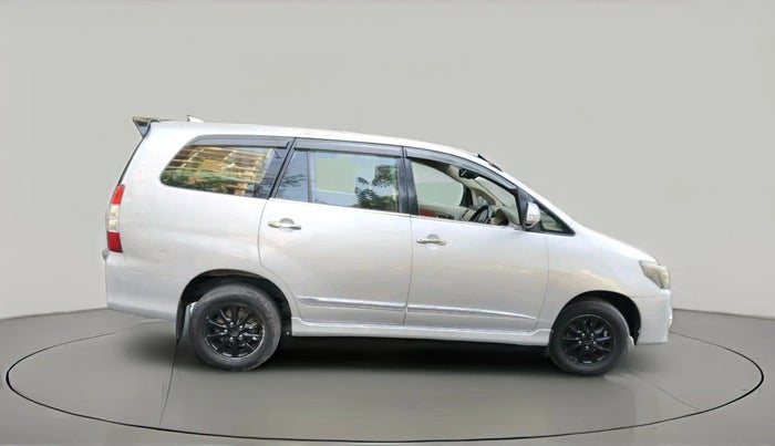 2014 Toyota Innova 2.5 VX 8 STR, Diesel, Manual, 1,83,921 km, exterior