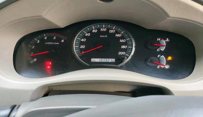 2014 Toyota Innova 2.5 VX 8 STR, Diesel, Manual, 1,83,921 km, interior