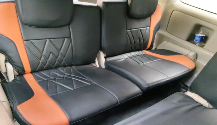 2014 Toyota Innova 2.5 VX 8 STR, Diesel, Manual, 1,83,921 km, interior