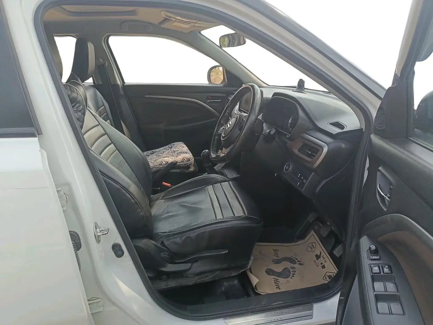 2024 Maruti BREZZA ZXI SMART HYBRID , Petrol, Manual, 33,933 km, interior