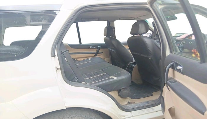 2014 Tata Safari Storme 2.2 LX 4X2, Diesel, Manual, 1,08,654 km, interior
