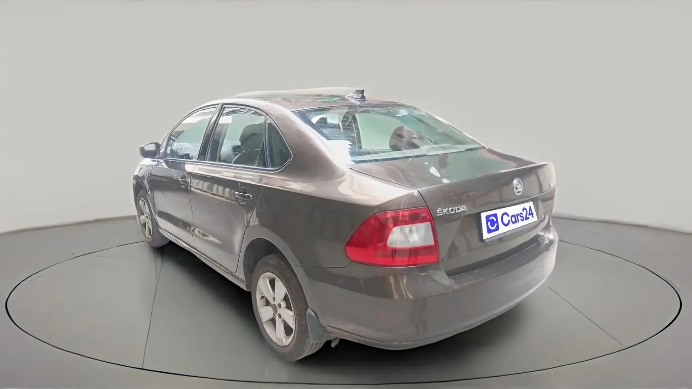 2015 Skoda Rapid 1.5 TDI CR ELEGANCE AT, Diesel, Automatic, 1,20,213 km, exterior