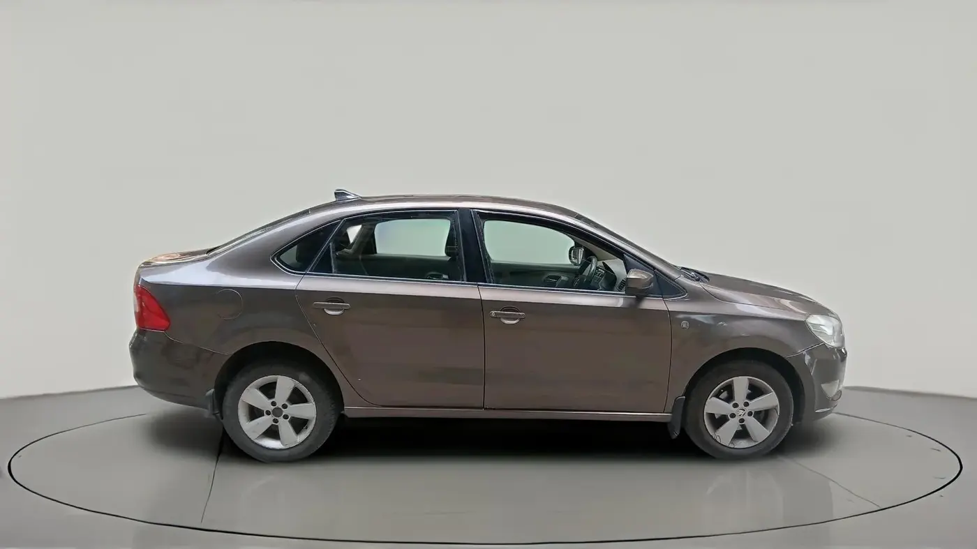 2015 Skoda Rapid 1.5 TDI CR ELEGANCE AT, Diesel, Automatic, 1,20,213 km, exterior