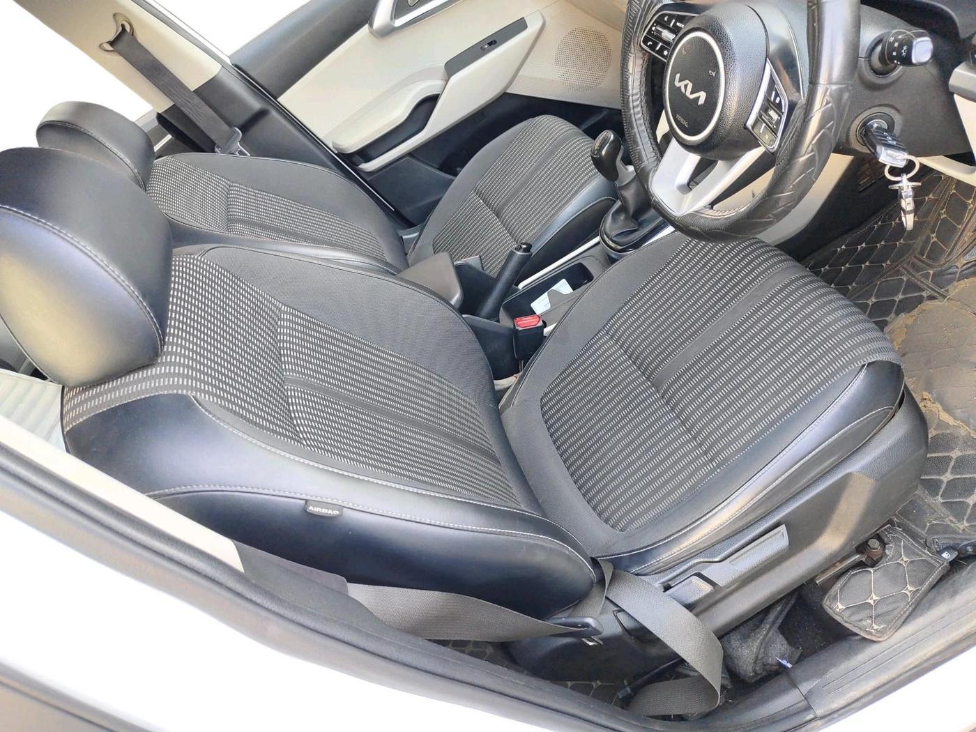 2022 KIA CARENS PRESTIGE 1.5 PETROL 7 STR, Petrol, Manual, 91,089 km, interior
