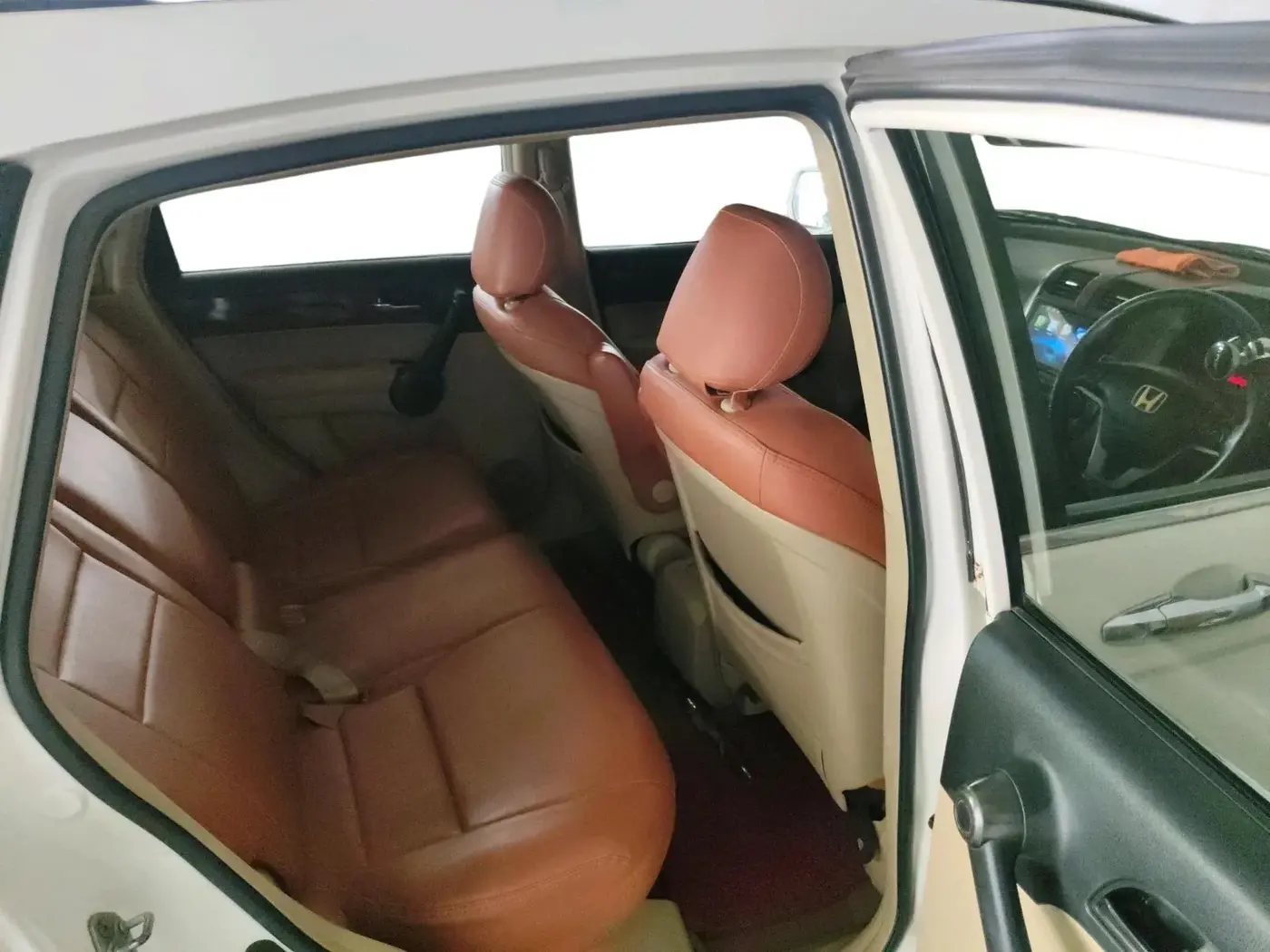 2011 Honda CRV 2.4L 2WD MT, CNG, Manual, 1,45,969 km, interior