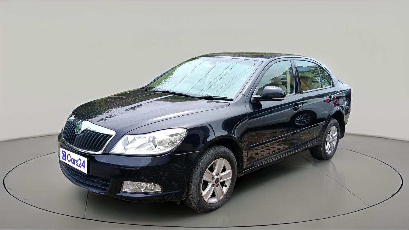2012 Skoda Laura AMBIENTE 2.0 TDI CR AT, Diesel, Automatic, 2,36,967 km, exterior