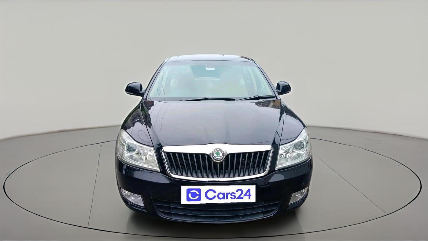 2012 Skoda Laura AMBIENTE 2.0 TDI CR AT, Diesel, Automatic, 2,36,967 km, exterior