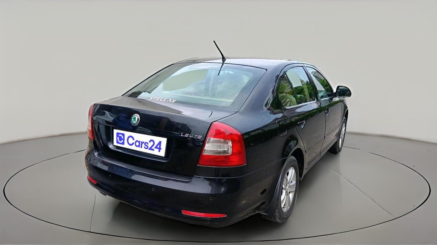 2012 Skoda Laura AMBIENTE 2.0 TDI CR AT, Diesel, Automatic, 2,36,967 km, exterior