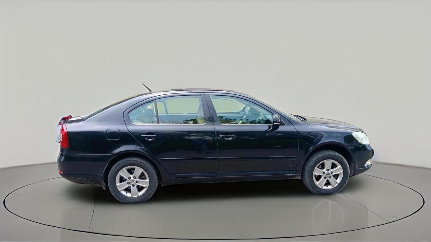 2012 Skoda Laura AMBIENTE 2.0 TDI CR AT, Diesel, Automatic, 2,36,967 km, exterior